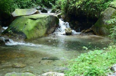  峨眉山矿泉水